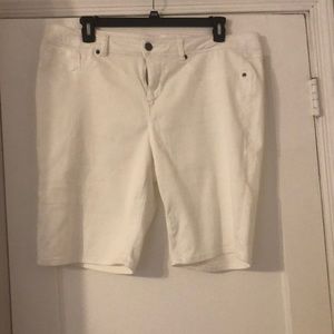 Simply Emma White Jean Shorts